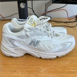 New Balance White/Silver 725 Mesh Athletic Sneakers
